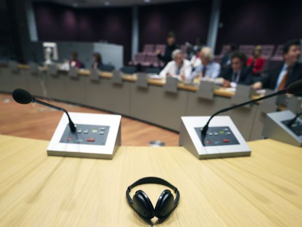 俄語(yǔ)同聲傳譯